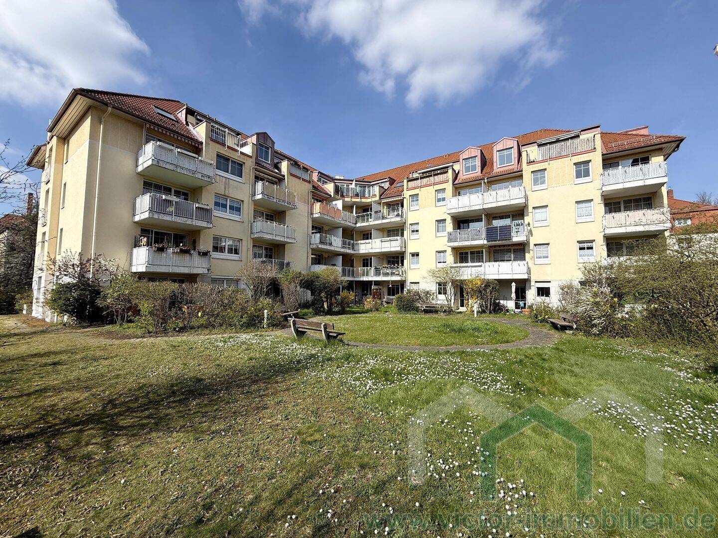 ** 2-Zimmer-Dachgeschoss-Wohnung mit 2 Dachterrassen und Lift **, 4177 Leipzig (Altlindenau Lindenau)