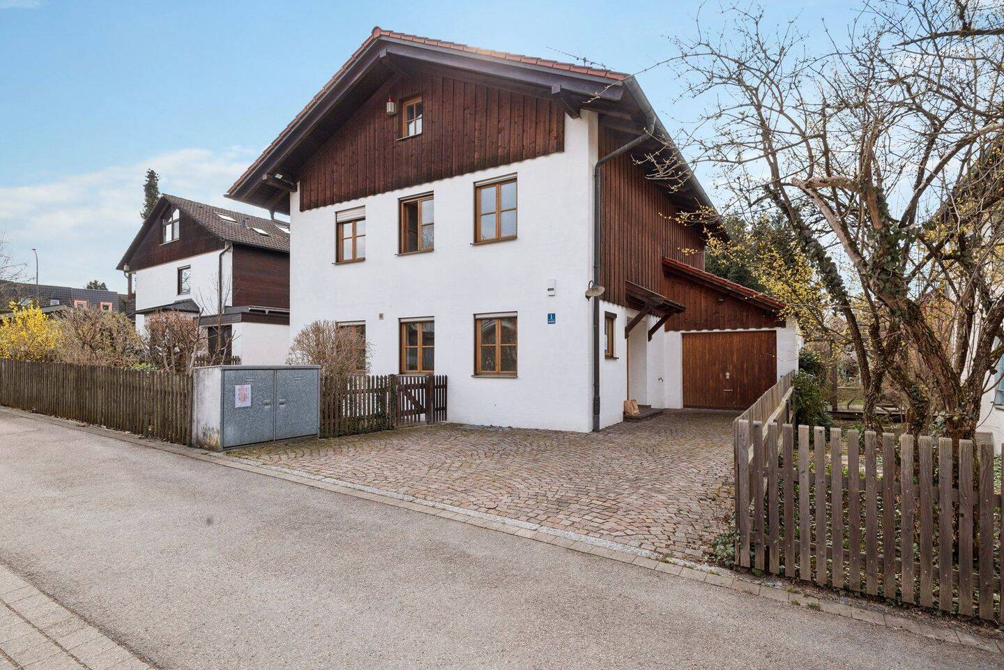 Familienfreundliches, geräumiges und freistehendes Einfamilien-Haus, 85604 Zorneding