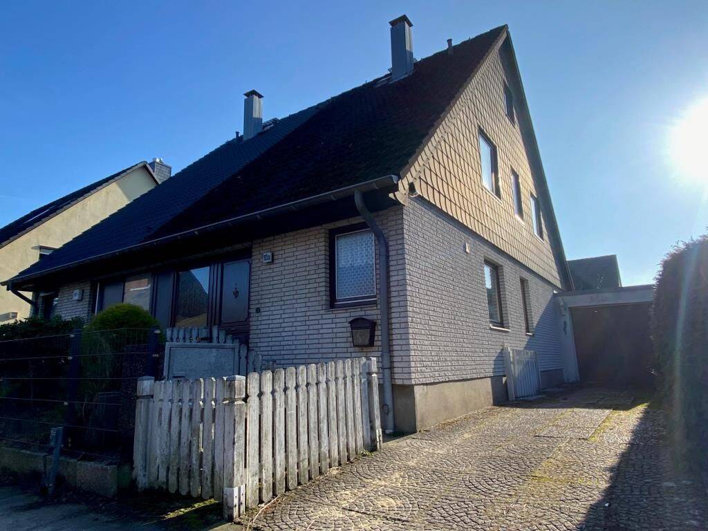 DOPPELHAUSHÄLFTE MIT KELLER UND GARAGE, 22119 Hamburg (Mitte Billstedt Horn)