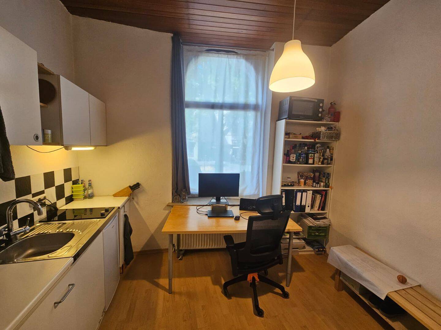Möblierte 1-Zimmer-Wohnung in Köln zur Untermiete | 01.09.–28.02., 51105 Köln (Porz Humboldt-Gremberg Kalk Poll)