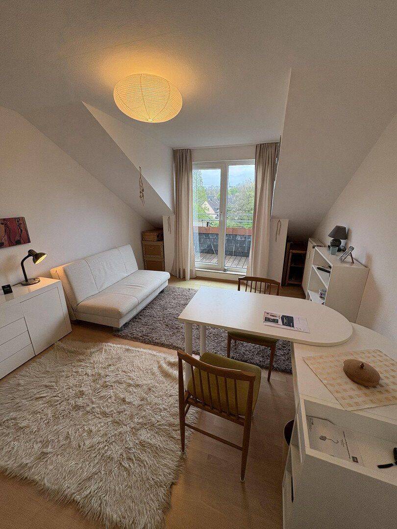 Möbliert & startklar: Gemütliche Wohnung mit Balkon in Essen, 45357 Essen (Bedingrade Borbeck-Mitte Dellwig Frintrop Gerschede)