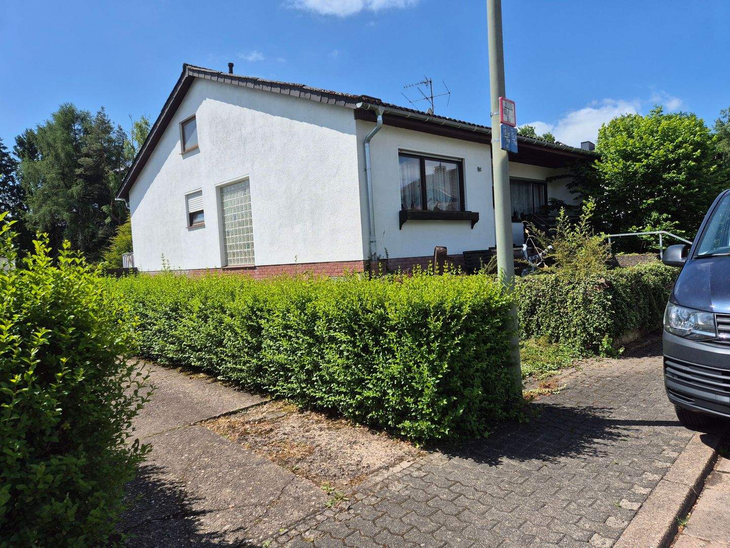 Freistehendes Einfamilienhaus in guter Lage mit Garten und Garage, 66687 Wadern