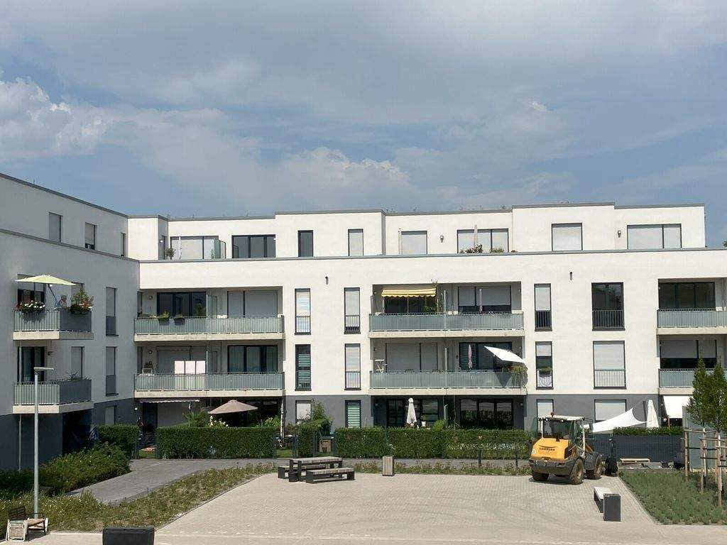 Bei VIVAWEST die Sonnenstrahlen auf dem eigenen Balkon genießen., 50321 Brühl
