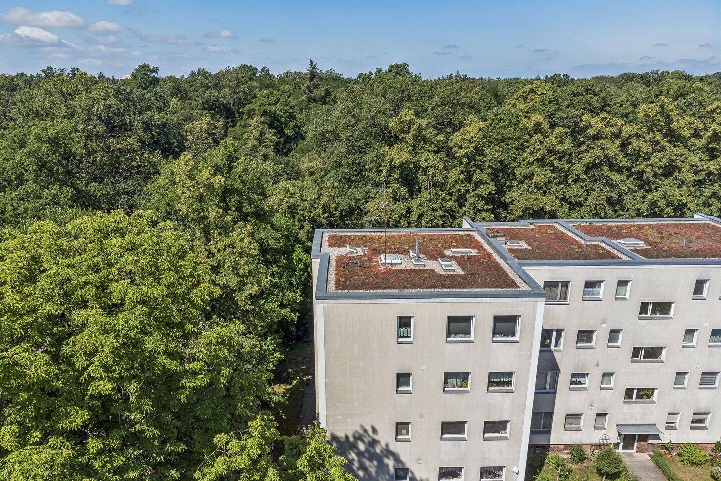 KENSINGTON EXKLUSIV – Bezugsfreie 3-Zimmer-Dachgeschosswohnung mit Terrasse & Waldblick in Spandau, 13587 Berlin (Spandau Hakenfelde Kolonie Wannseeaten Siedl. Wohnsiedlung Hakenfelde)
