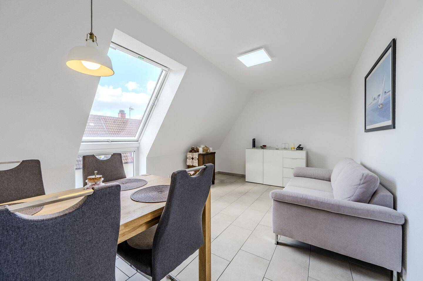 Junges Baujahr, starke Perspektiven: Hochwertige 2-Zimmer-Wohnung, 70435 Stuttgart (Stammheim Zuffenhausen)