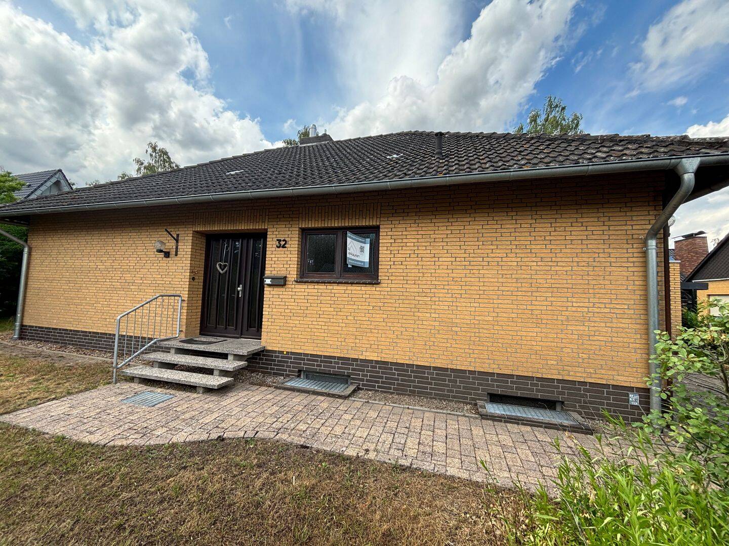 Reizendes Wohnhaus mit Renovierungspotential, für die ganze Familie — inklusive Garten und Garage in sehr schöner Lage!, 31609 Balge