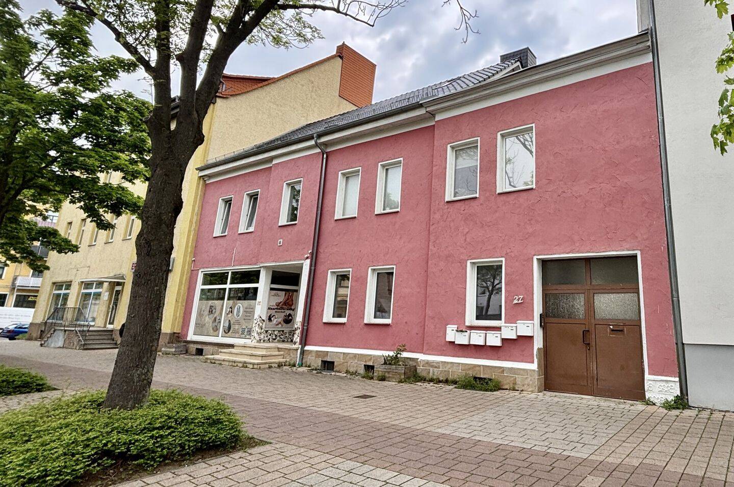 Kurzes Angebot! Exklusives Mehrfamilienhaus mit Ausbaureserve & Pool im Herzen von Merseburg, 6217 Merseburg