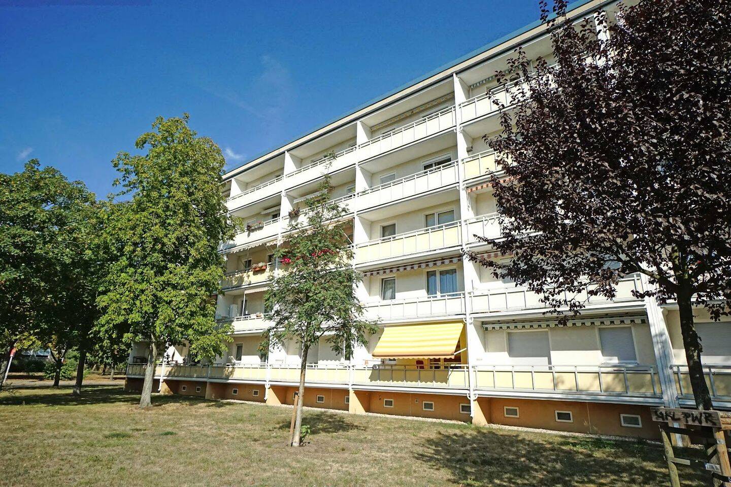 Kochen, wohnen, wohlfühlen – 3-Zimmer mit Balkon und Einbauküche gratis dazu, 3042 Cottbus (Branitz Merzdorf Mitte Sandow)