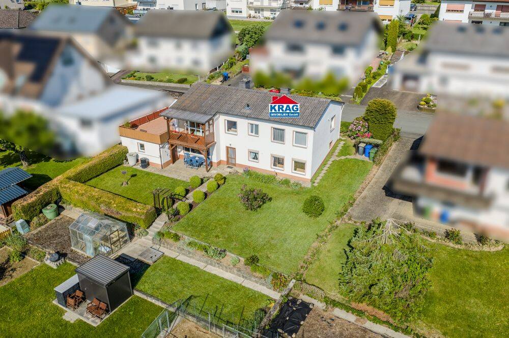 ++ KRAG Immobilien ++ Viel Platz für große Familien mit Garten und zwei Wohnebenen ++, 35075 Gladenbach