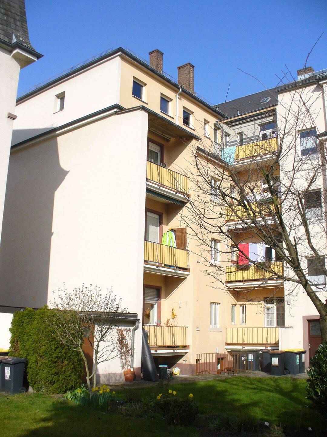 Freundliche drei Zimmer-Altbauwohnung, 60528 Frankfurt am Main (Niederrad Sachsenhausen Schwanheim)