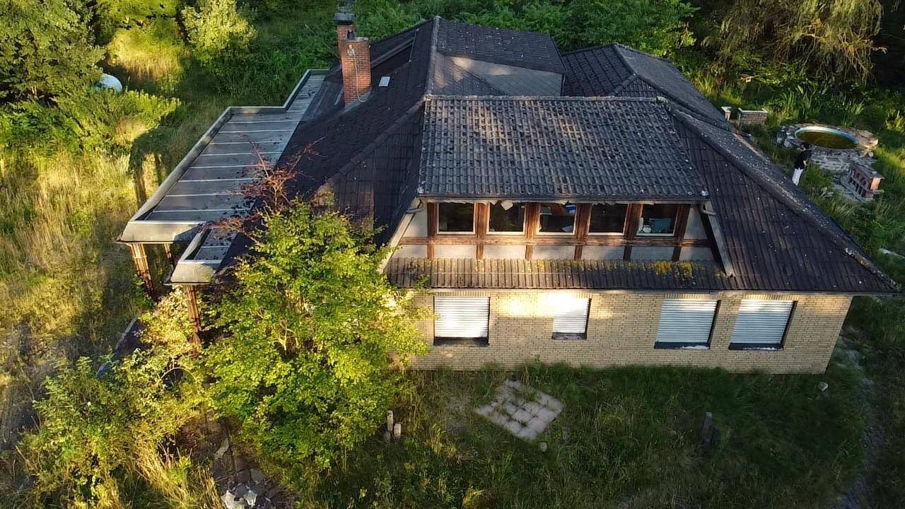 Einzigartiges Anwesen: Großzügiges Wohnhaus mit 240 m² Wohnfläche, ca. 9.000 m² Grundstück & XXL-Gewächshaus, 27721 Ritterhude