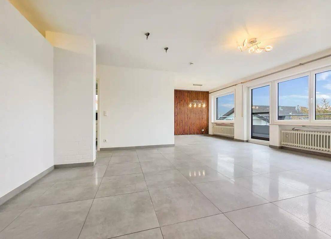 4 Zimmer, viel Platz & Sonnenbalkon in Südwestlage, 71111 Waldenbuch