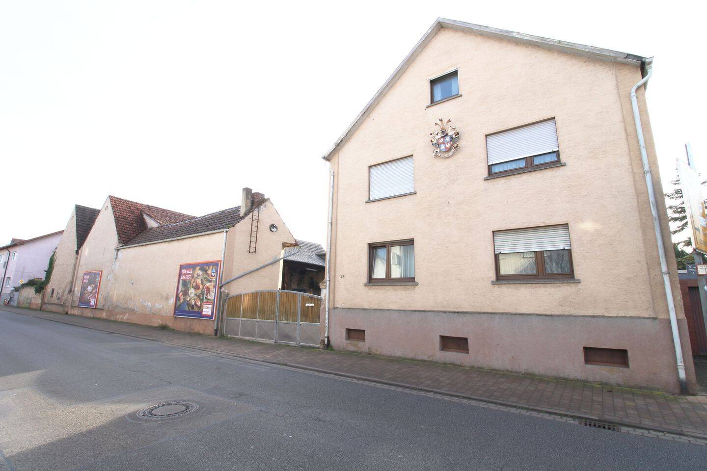 Handwerksbetriebe aufgepasst: Platz ohne Ende im Vierseitenhof mit Nebengebäuden in Hähnlein, 64665 Alsbach-Hähnlein