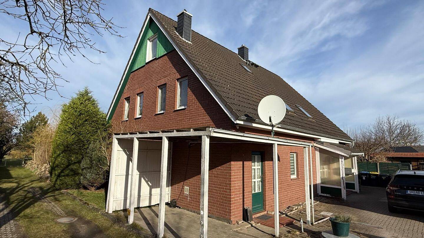 Kleines Mehrfamilienhaus mit großem Grundstück in Schwerin Warnitz zu kaufen!, 19057 Schwerin