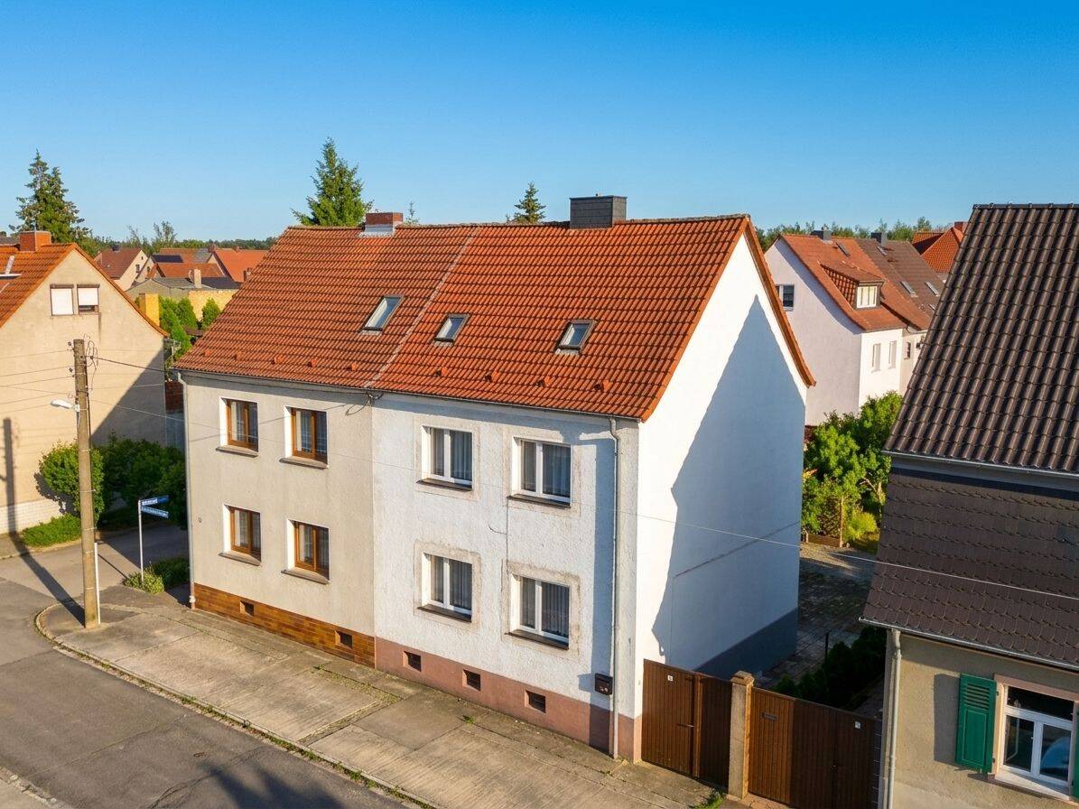 Platz für die ganze Familie! – Doppelhaushälfte mit 4 Schlafzimmern in direkter Nähe zur Goitzsche, 6808 Bitterfeld-Wolfen