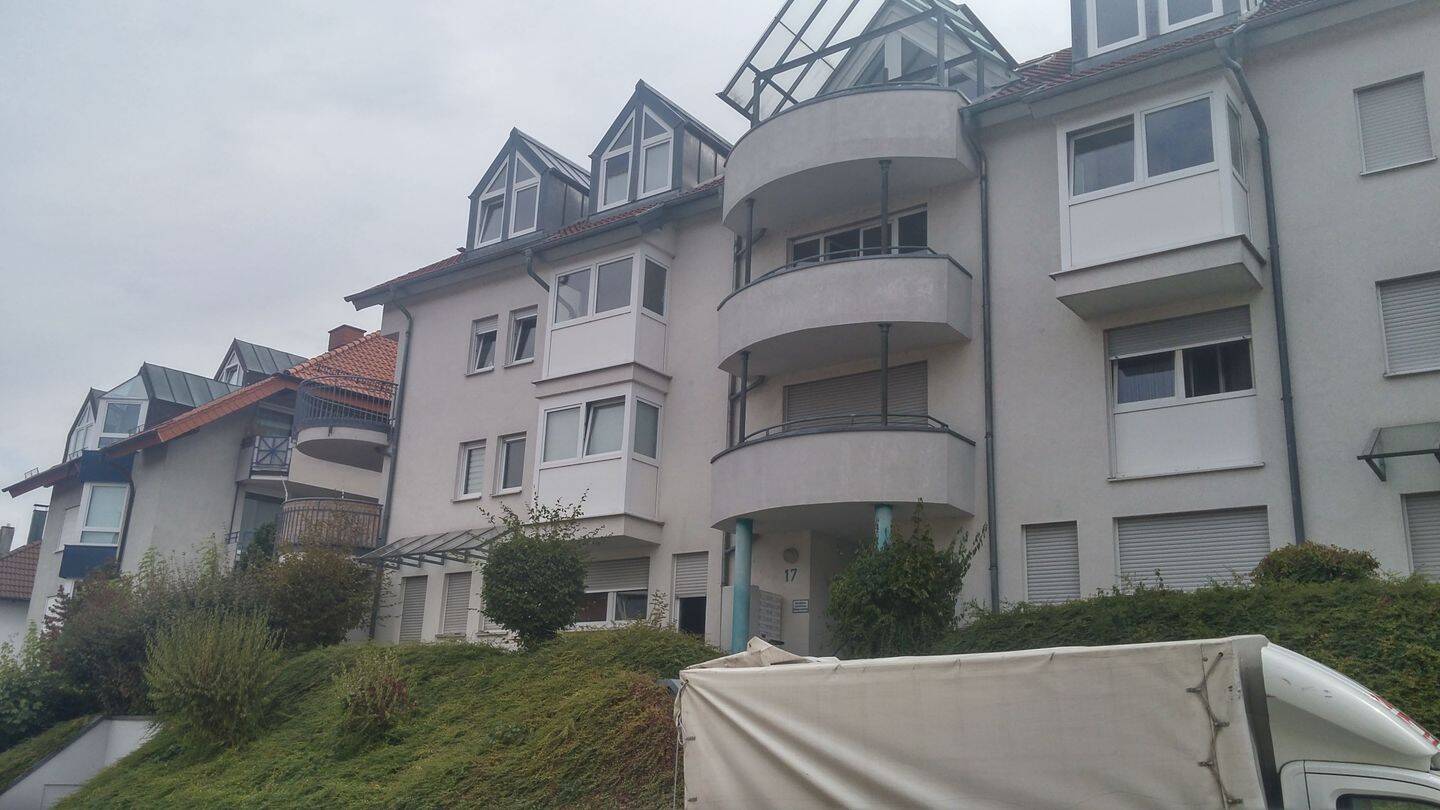 Gemütliche 1-Zimmer – Studenten oder Single – Wohnung mit Terrasse, Einbauküchenzeile, Garage, Wohnlage nähe FH, Pfhm.-Südstadt, 75175 Pforzheim