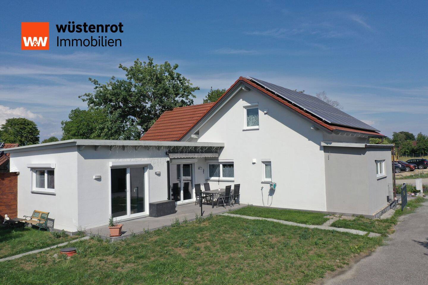 Einfamilienhaus in Neubauqualität – kernsaniert, energieeffizient  auf 1.216 m² Grundstück, 94486 Osterhofen