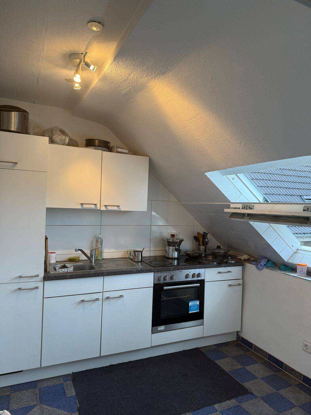 Mietwohnung, 3 Zimmer, 120 m², in Krefeld, 47798 Krefeld (Cracau Dießem/Lehmheide Inrath/Kliedbruch Kempener Feld/Baakeshof Stadtmitte)