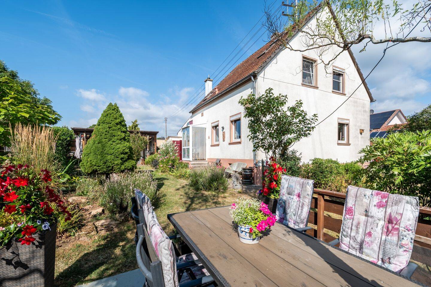 Freistehendes Einfamilienhaus in Ehlenz I Toller Garten I 3 Schlafzimmer & 2 Badezimmer I Sauna, 54636 Bettingen