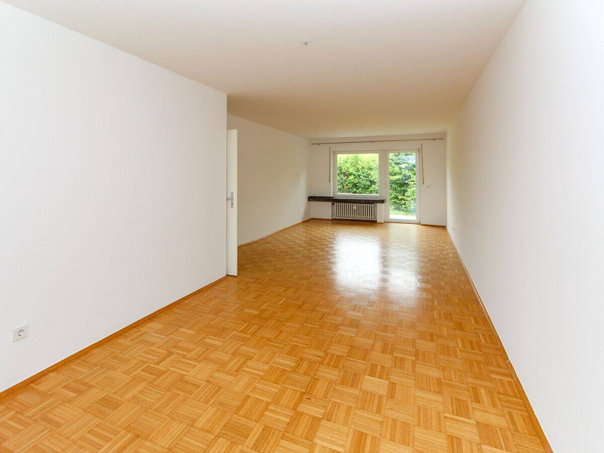 Attraktive 4-Zimmer-Wohnung in Petersberg mit Terrasse, Balkon und großem Garten, 36100 Petersberg