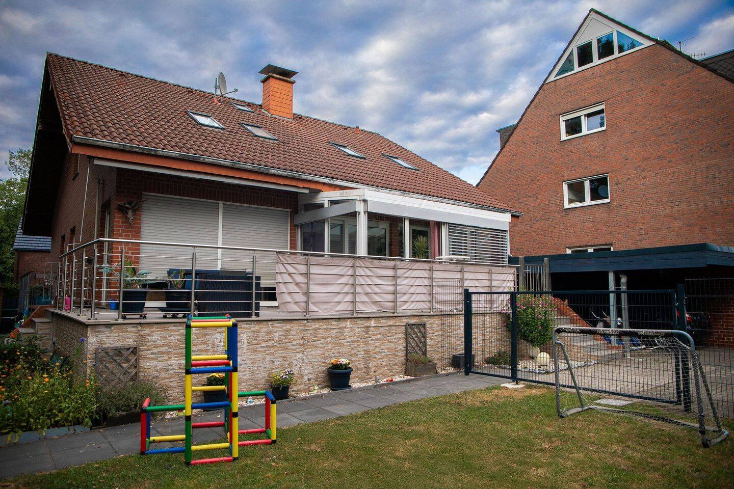 Großes Mehrgenerationenhaus mit Einliegerwohnung – auch als Mehrfamilienhaus nutzbar., 48167 Münster (Angelmodde Gremmendorf Wolbeck)