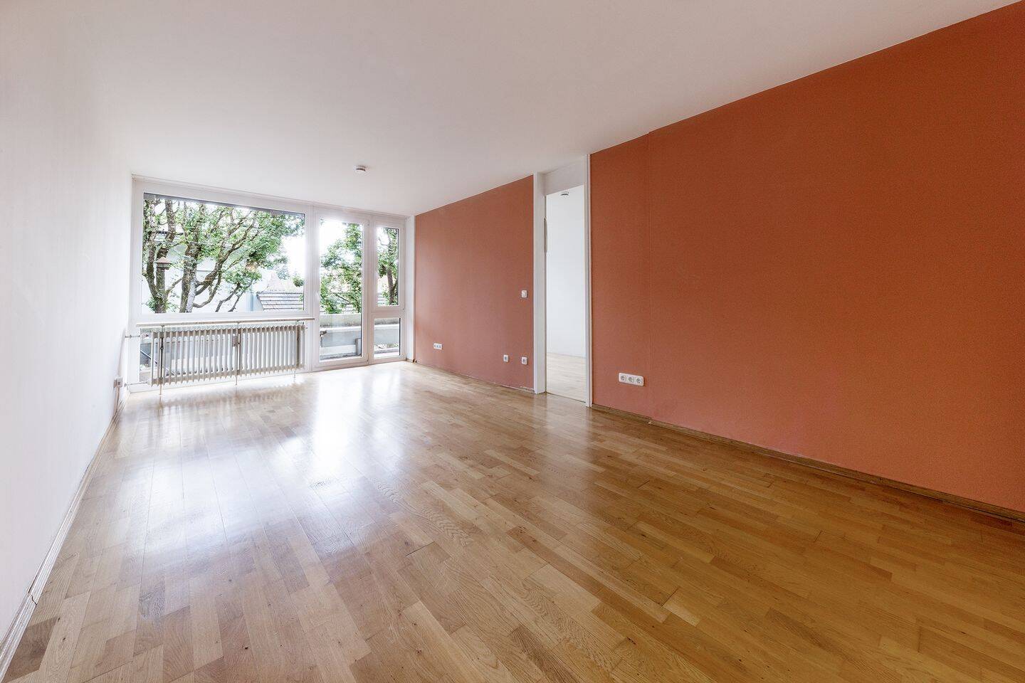 Renovierungsbedürftige 2-Zimmer-Wohnung mit viel Potenzial, 82049 Pullach i. Isartal
