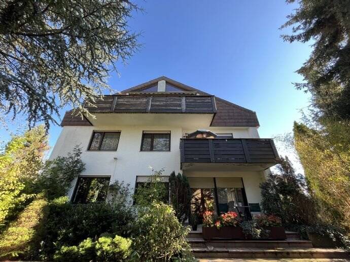 Schöne, möblierte 1-Zimmer-DG-Wohnung, mit sonnigem Balkon, 84489 Burghausen