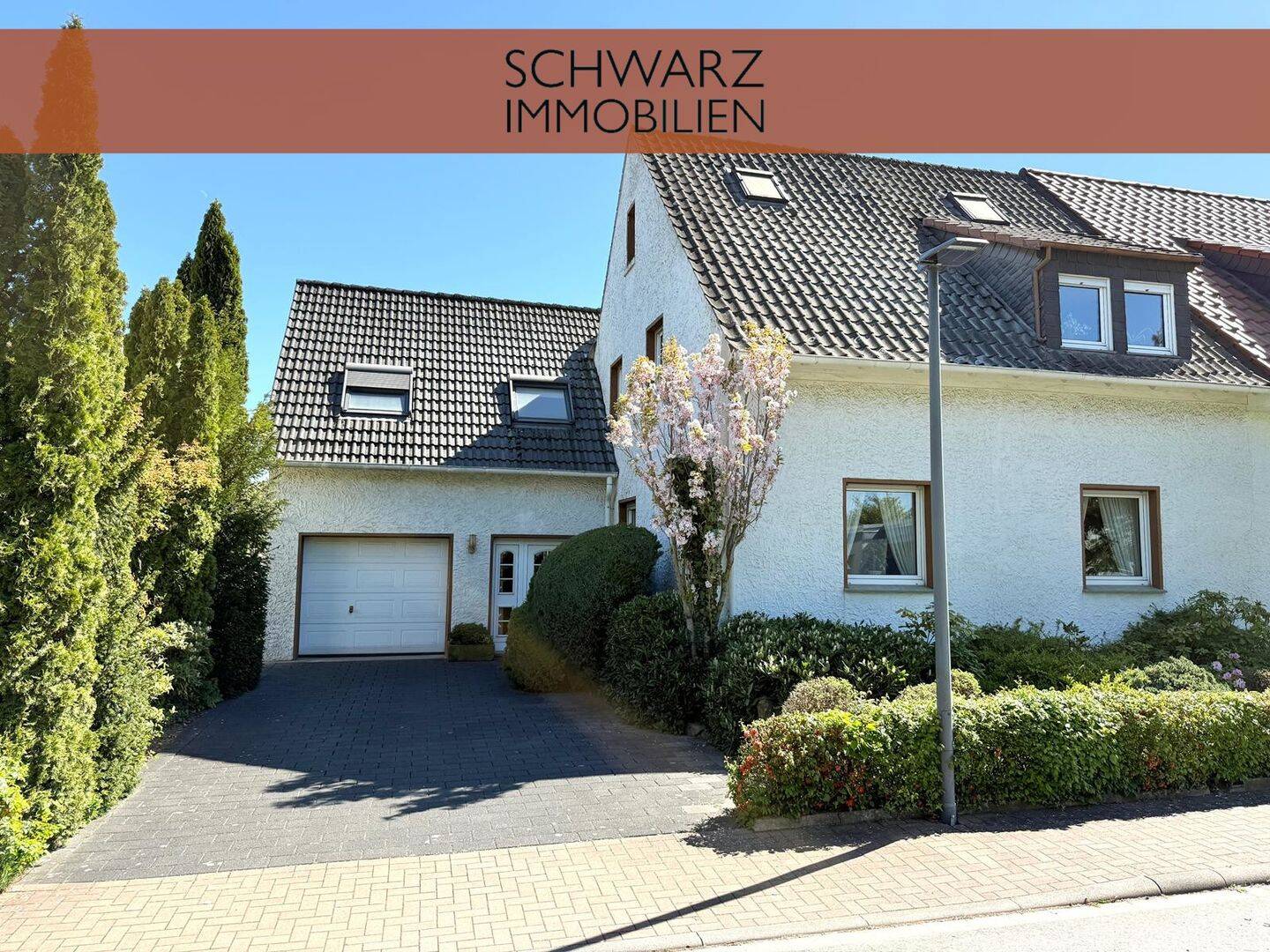 Großzügige Doppelhaushälfte mit weitläufigem Garten – Ihr neues Familiendomizil in Erwitte, 59597 Erwitte