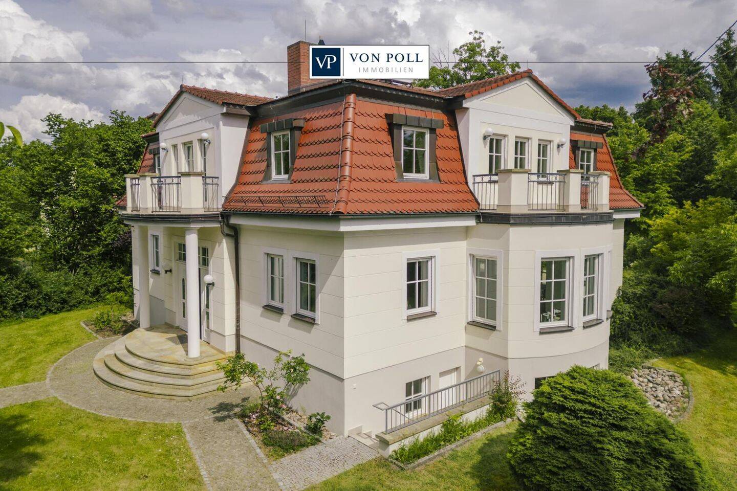 Landhausvilla im klassischen Stil: Hohe Decken, bodentiefe Fenster und Parkgarten mit Pool!, 14612 Falkensee
