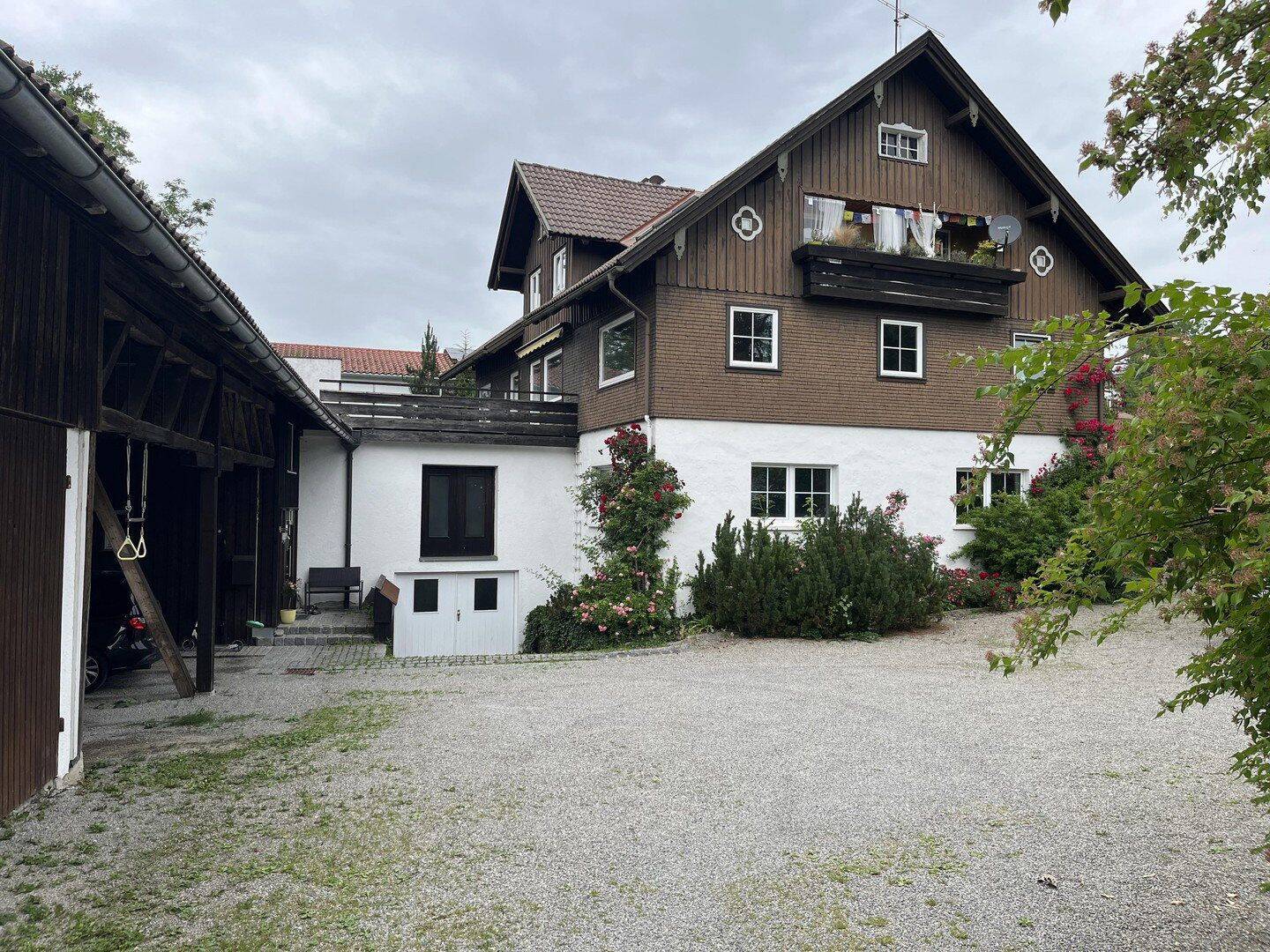 VIELSEITIGES MEHRFAMILIENHAUS MIT GEWERBEMÖGLICHKEIT UND AUSBAUPOTENZIAL, 88178 Heimenkirch