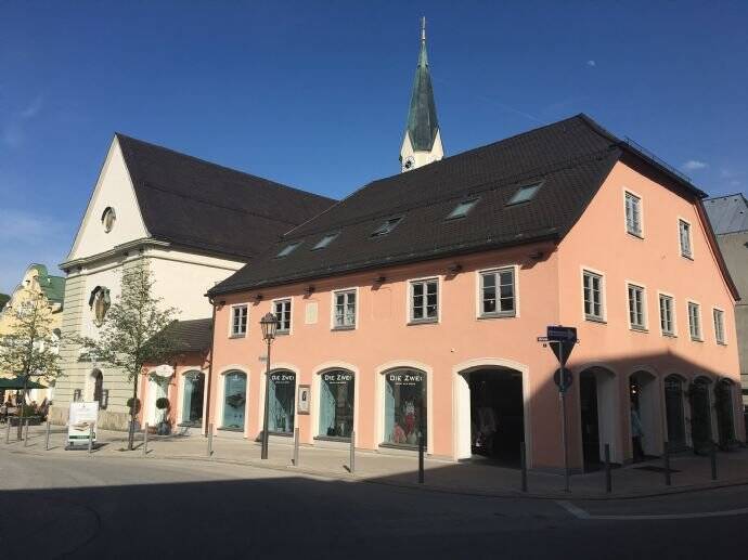 Individuelle charmante Dachgeschosswohnung in einem schönen sanierten Altbau., 83043 Bad Aibling