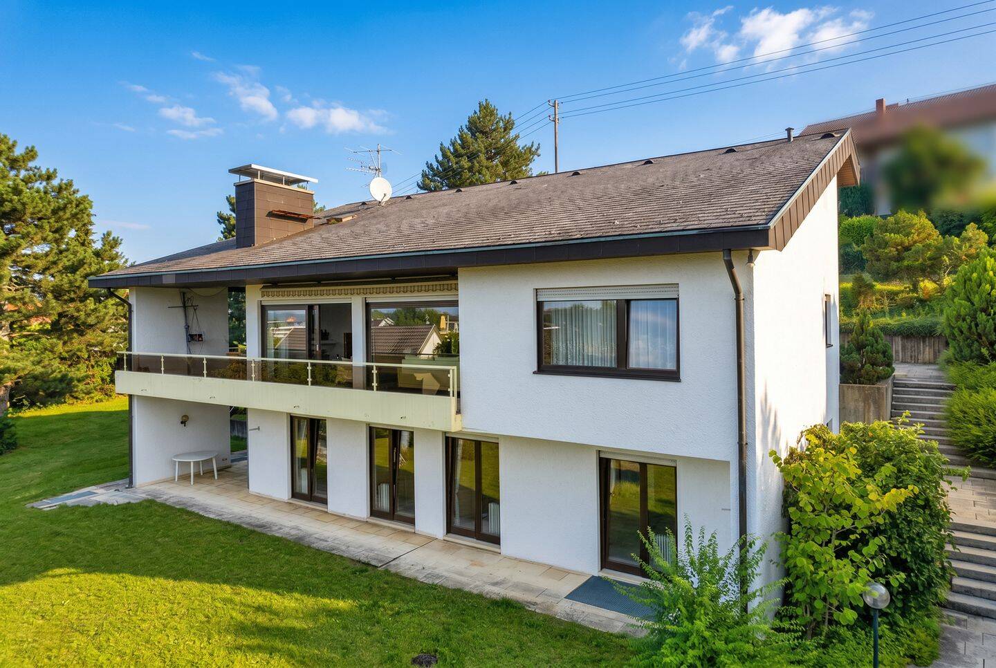 Stilvolles Wohnen in Aussichtslage – Großzügiges Einfamilienhaus in den Weingärten von Wurmberg, 75449 Wurmberg