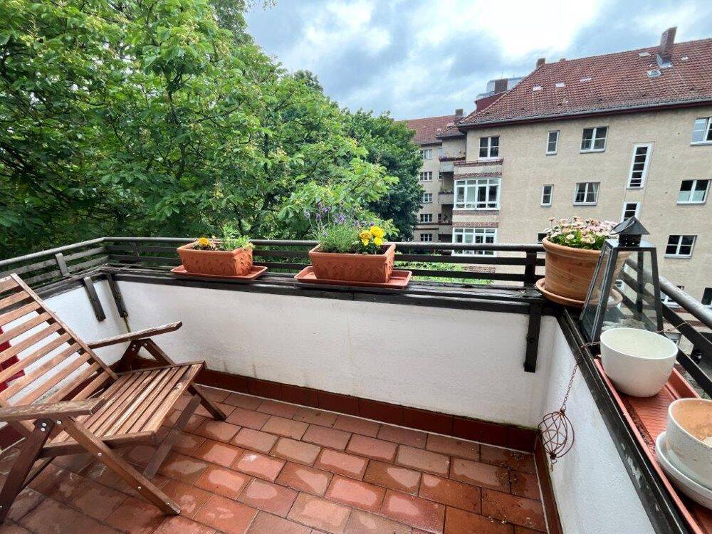 Blick zum Schoelerpark 2 Zi. + ca. 11 m² Raum in Dach als Sondernutzungsrecht, 10715 Berlin (Charlottenburg-Wilmersdorf Wilmersdorf)