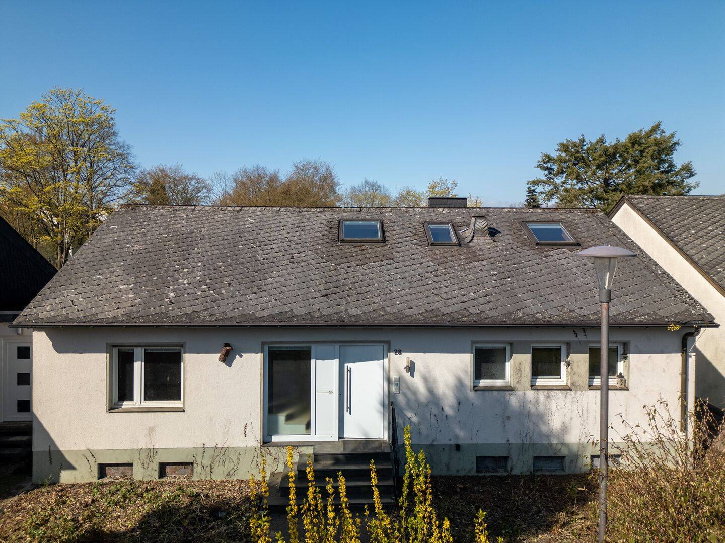 Toplage Koblenz-Karthause – Einfamilienhaus mit großem Traumhauspotenzial, 56075 Koblenz (Karthause Mitte Oberwerth Stolzenfels Süd)