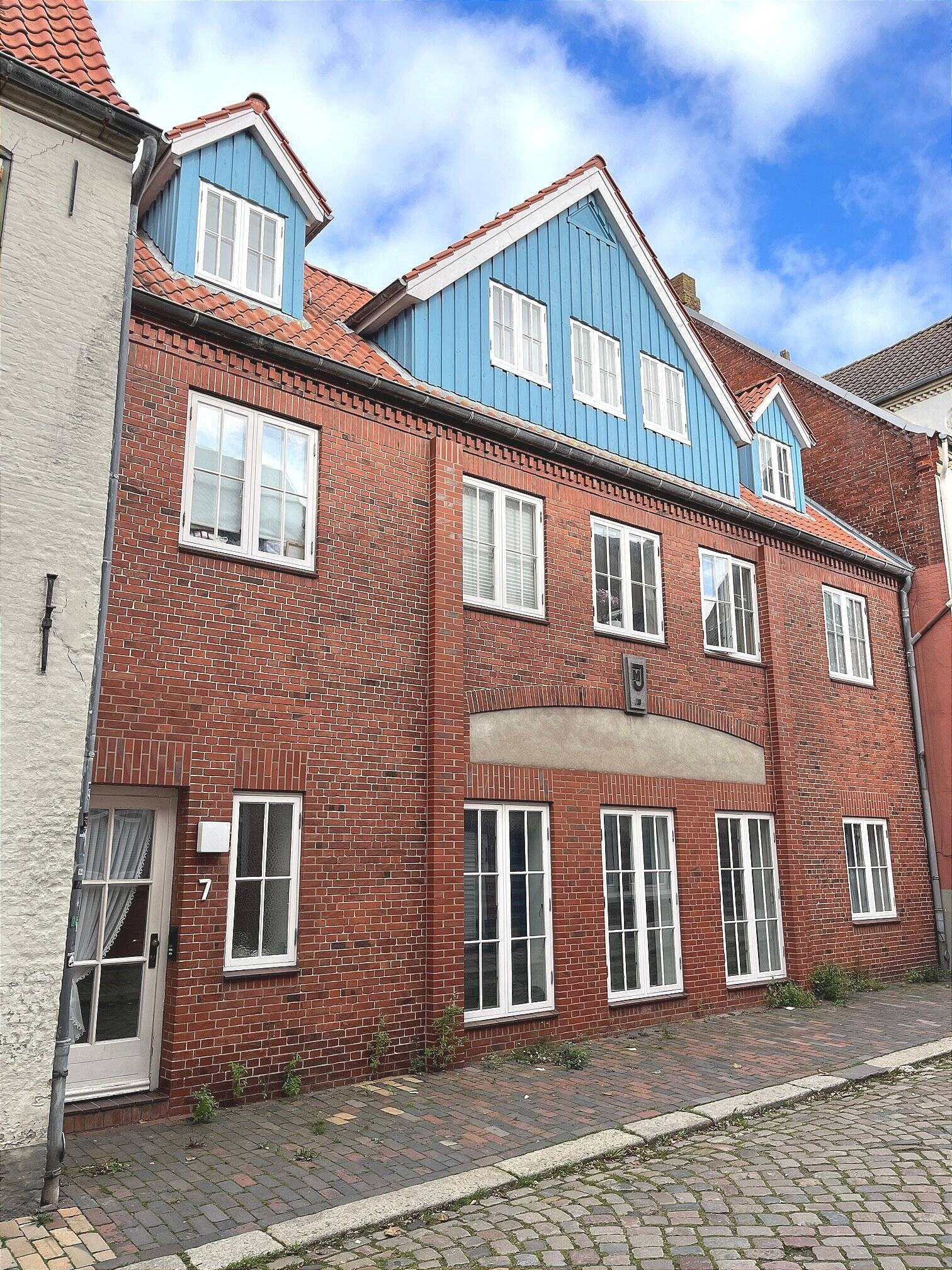 Renovierte 4-Zimmer Wohnung in Husum am Hafen, 25813 Husum