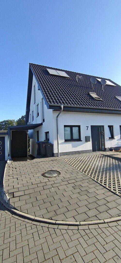 Moderne Doppelhaushälfte in Hiddenhausen – Ruhig gelegen, 32120 Hiddenhausen