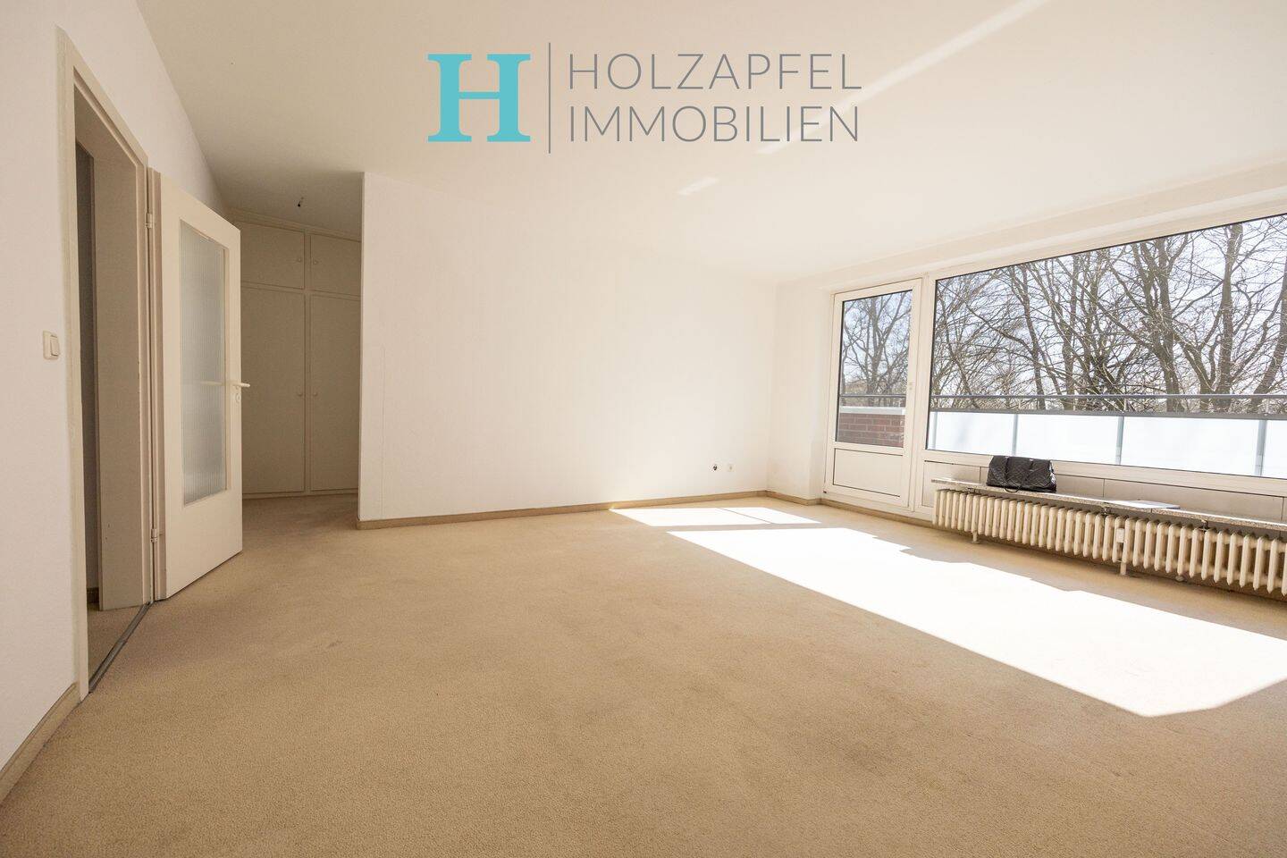 Helle Dachgeschosswohnung mit Schrägen und Charme