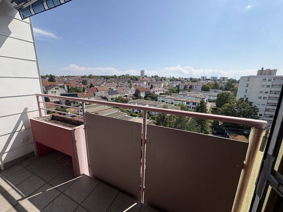 2-Zimmer-Wohnung mit Fernblick, zwei Balkonen und Stellplatz, 74321 Bietigheim-Bissingen