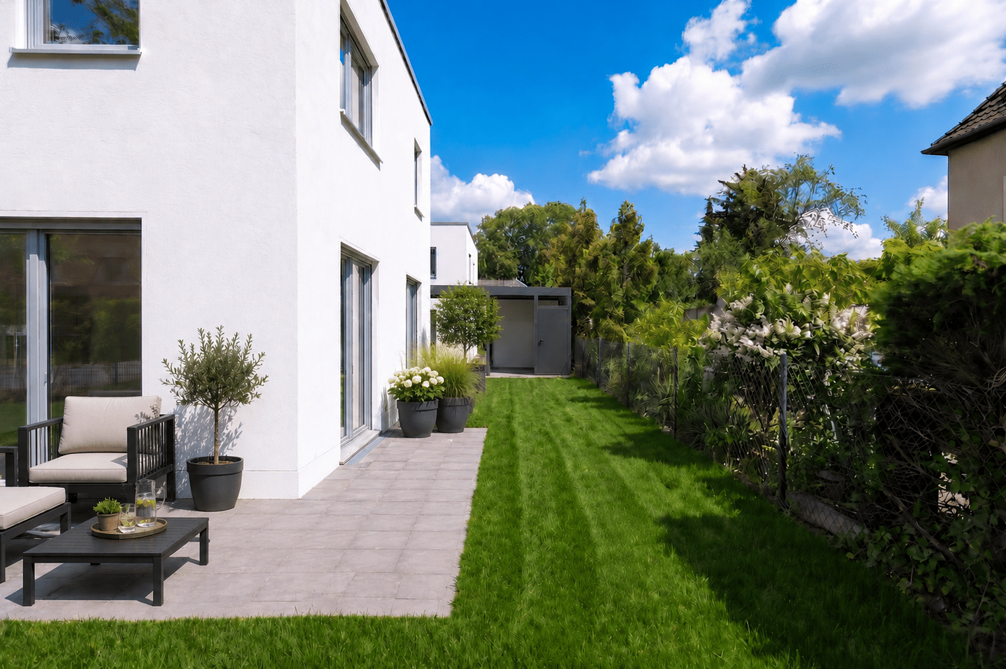 Modernes Neubau-Einfamilienhaus mit pflegeleichtem Garten – sofort bezugsfertig!