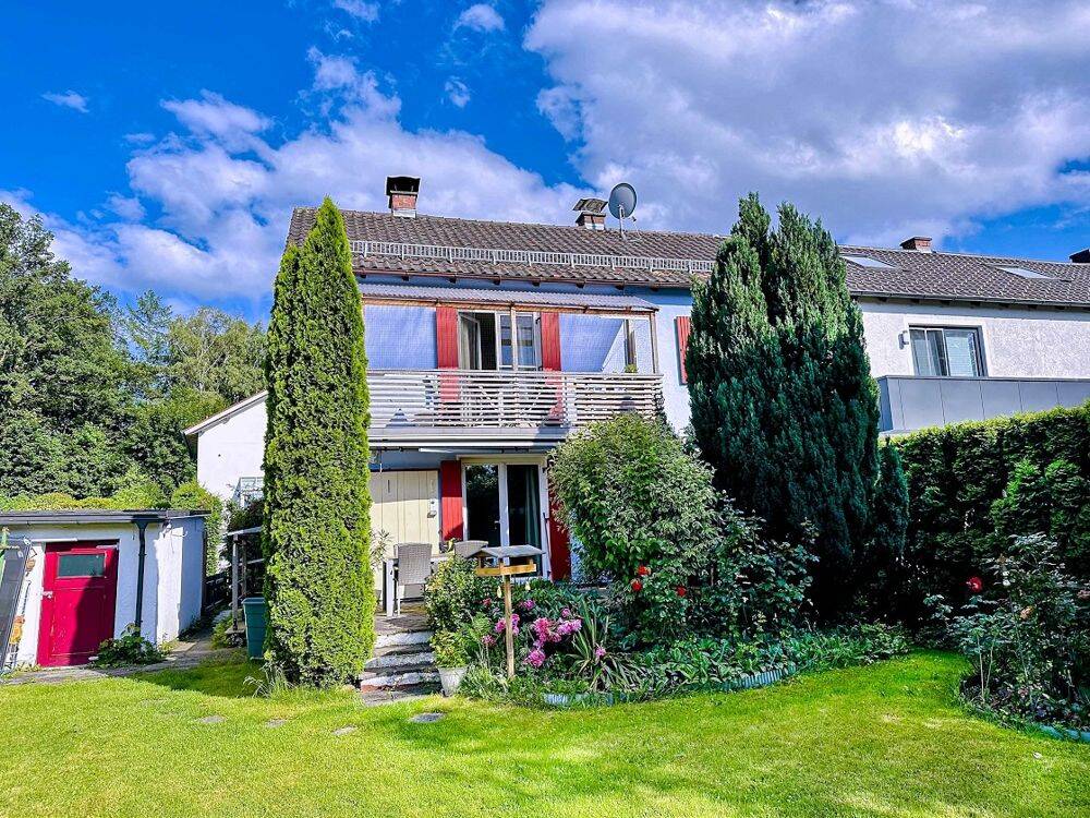 Gepflegtes Zweifamilienhaus mit Einzelgarage auf Erbpachtgrundstück!, 83024 Rosenheim (Fürstätt Ost Süd West Westerndorf Sankt Peter)
