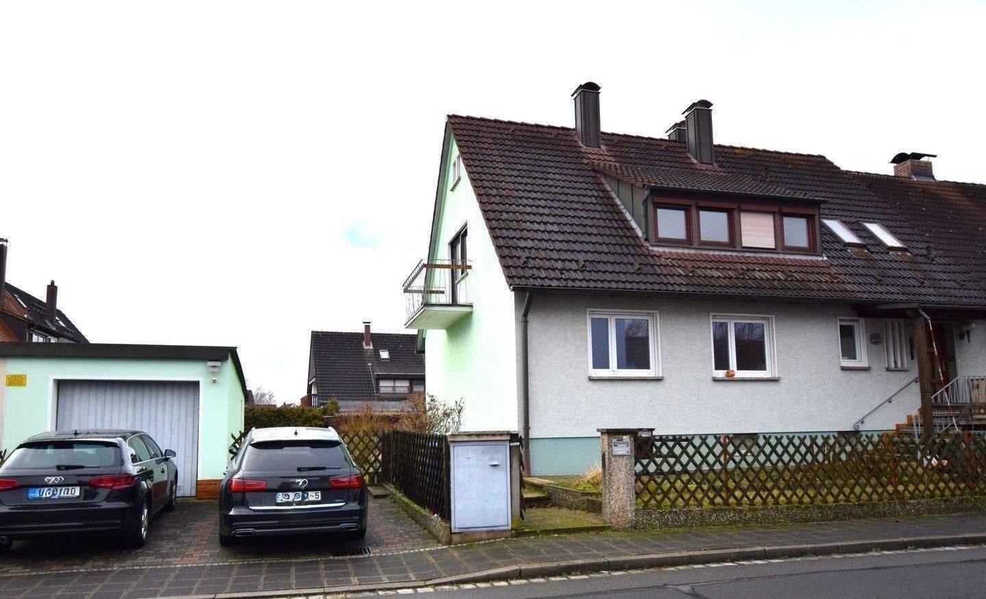 Charmantes Zweifamilienhaus mit großem Garten, 90441 Nürnberg (Gibitzenhof Sandreuth Schweinau Werderau)