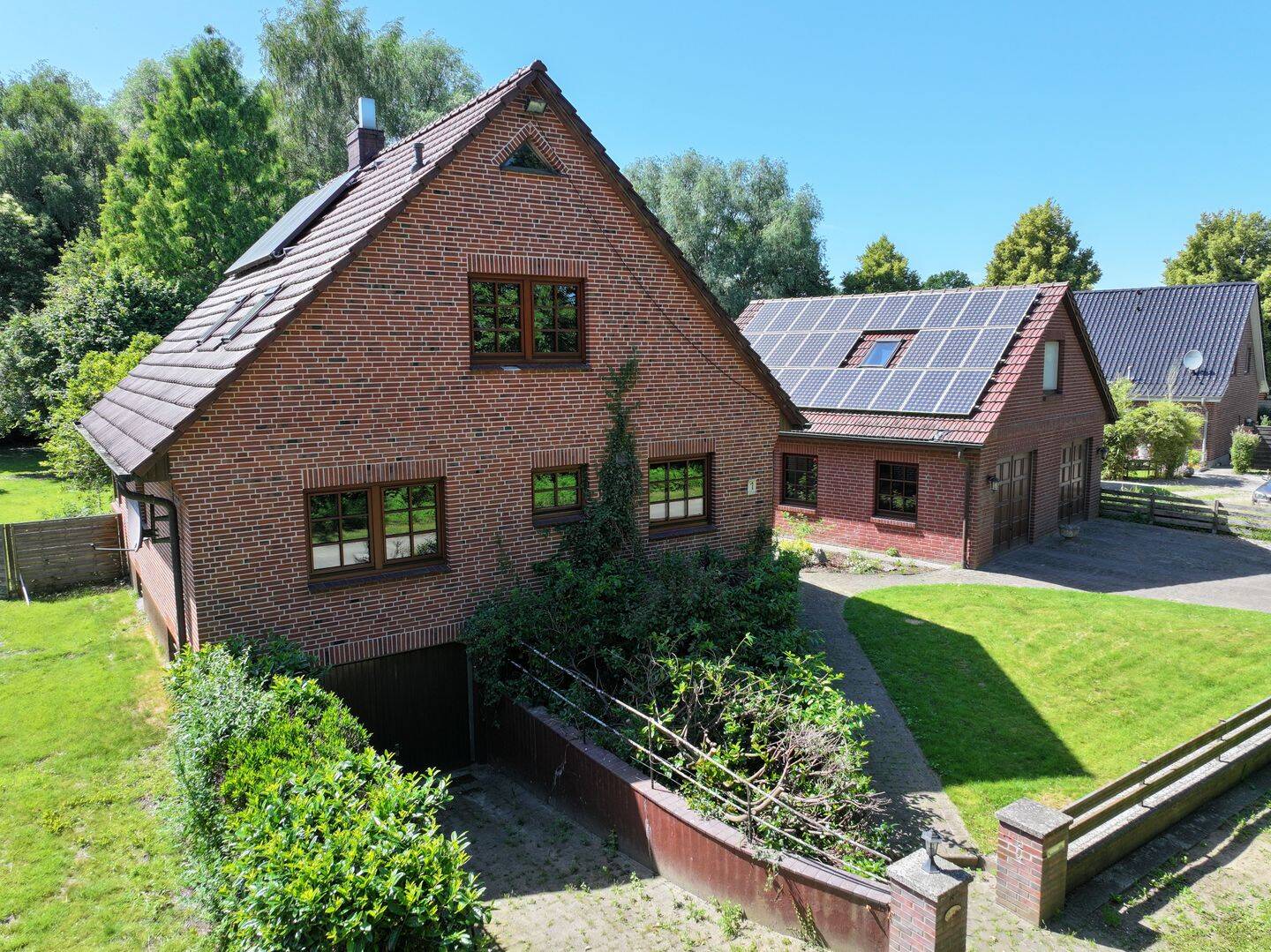 Einfamiilenhaus mit großem Garten und Doppelgarage, 23847 Schiphorst