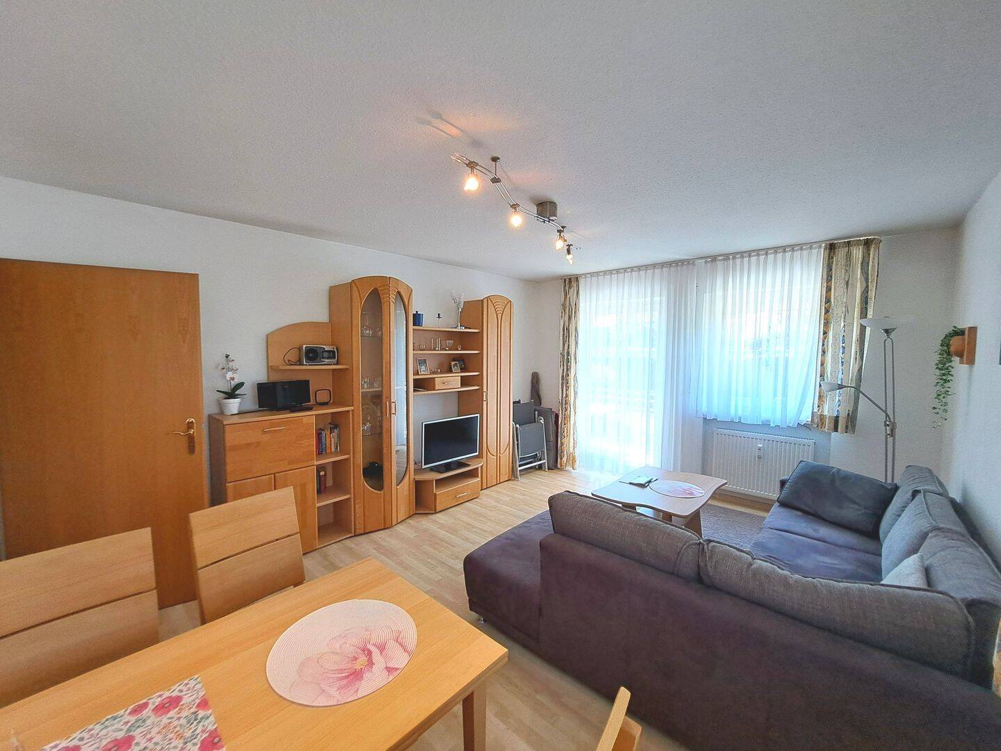 Großzügige 2-Zimmer-Ferienwohnung mit Balkon und Stellplatz in Bad Füssing, Egglfing zum Kauf, 94072 Bad Füssing