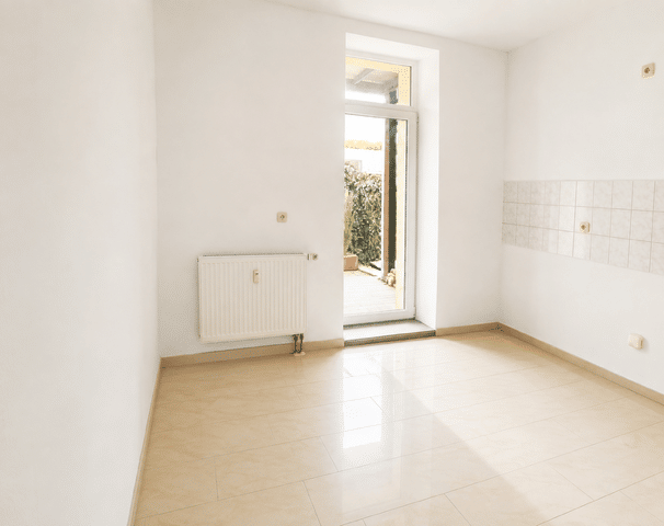 Wohlfühlwohnung mit 2 Zimmern und kleiner Terrasse, 7973 Greiz