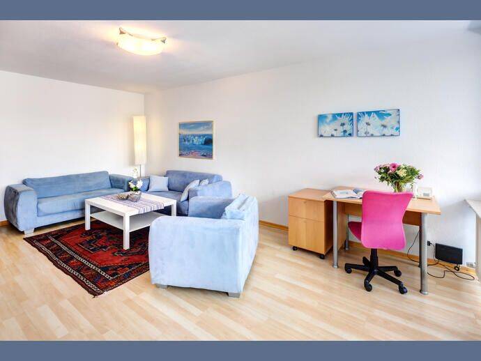 Möbliert: Helle 3-Zimmer Familienwohnung mit Balkon, 81737 München (Ramersdorf-Perlach)
