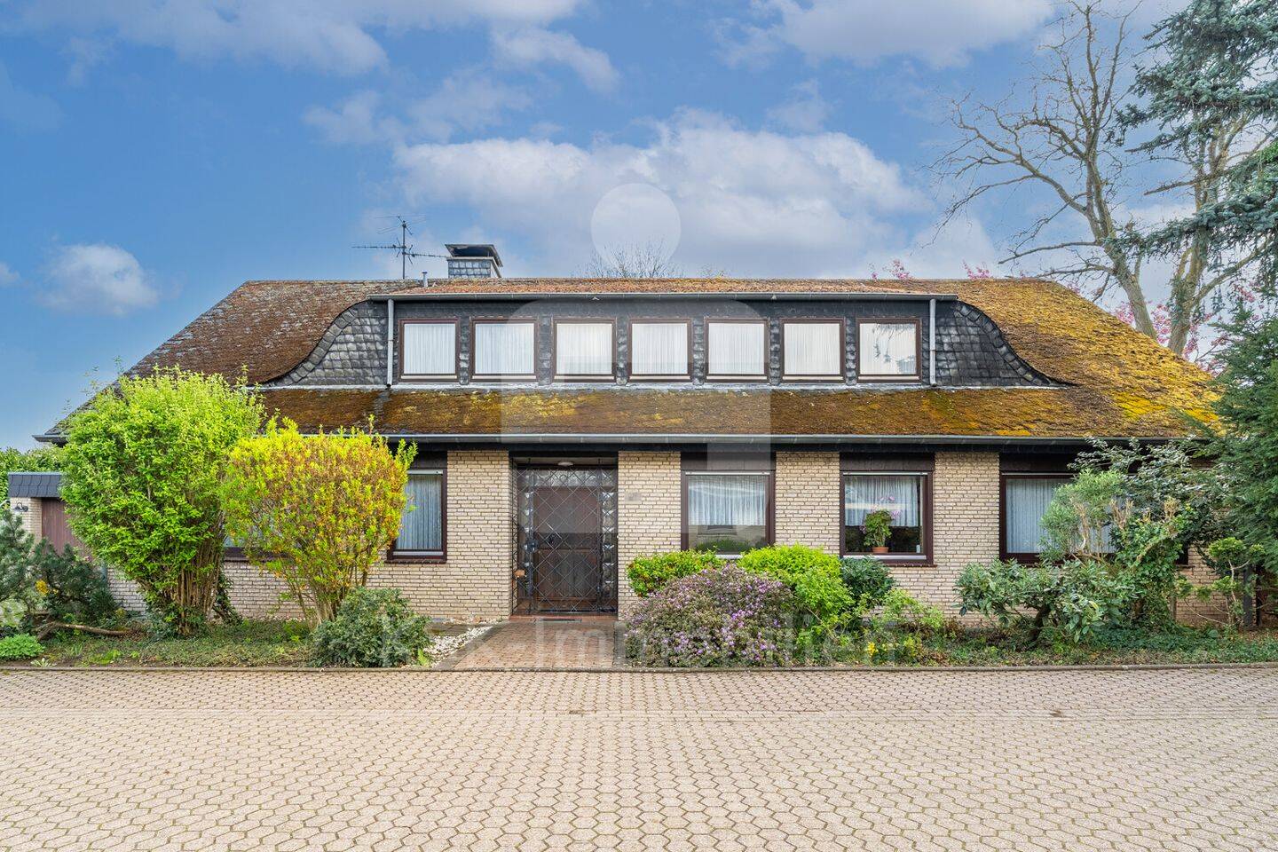 Besonderes Einfamilienhaus im Zentrum von Kerpen !, 50171 Kerpen