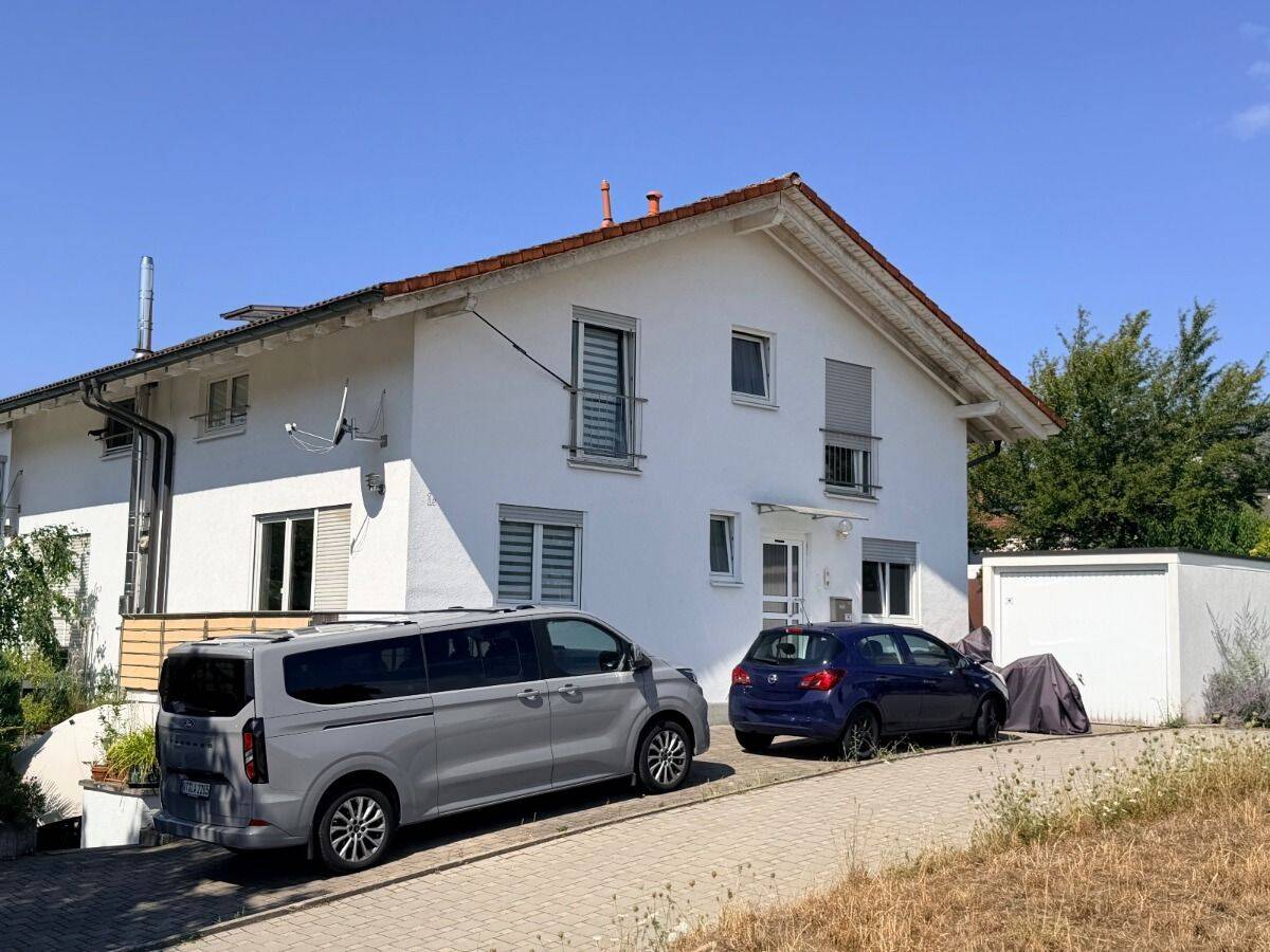 Viel Platz für die Familie – Doppelhaushälfte mit ELW und Garten an der Schweizer Grenze!, 79774 Albbruck