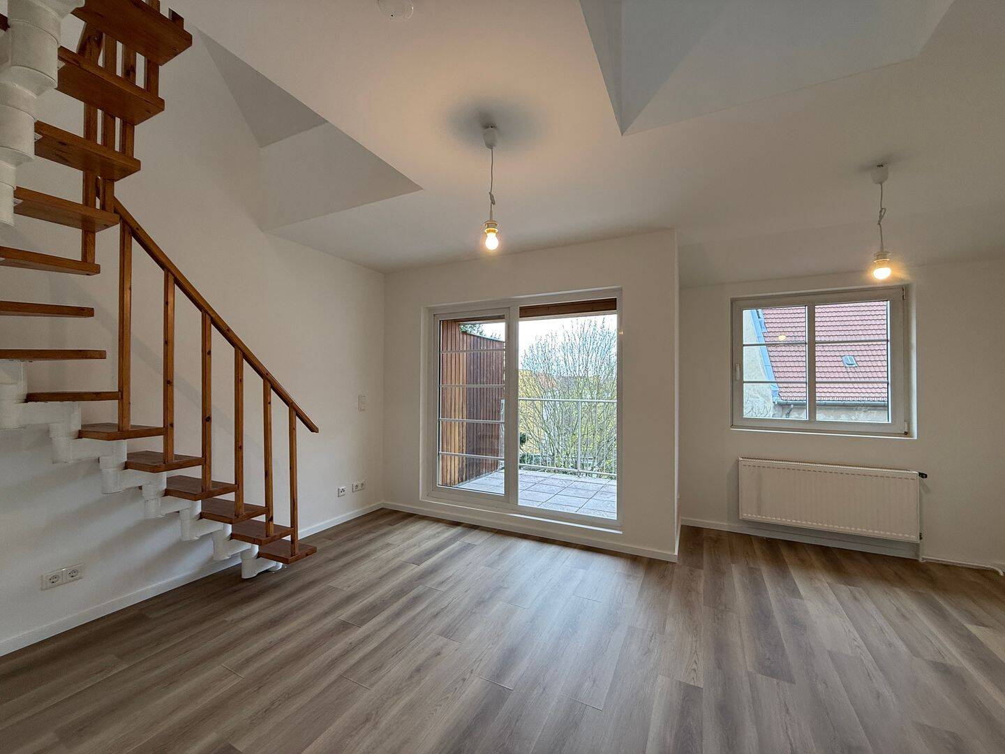 Großzügige, bezugsfreie 3-Zimmer-Maisonette-Dachgeschosswohnung mit Flair im charmanten Altbau!, 12105 Berlin (Tempelhof-Schöneberg Mariendorf Schöneberg Tempelhof)