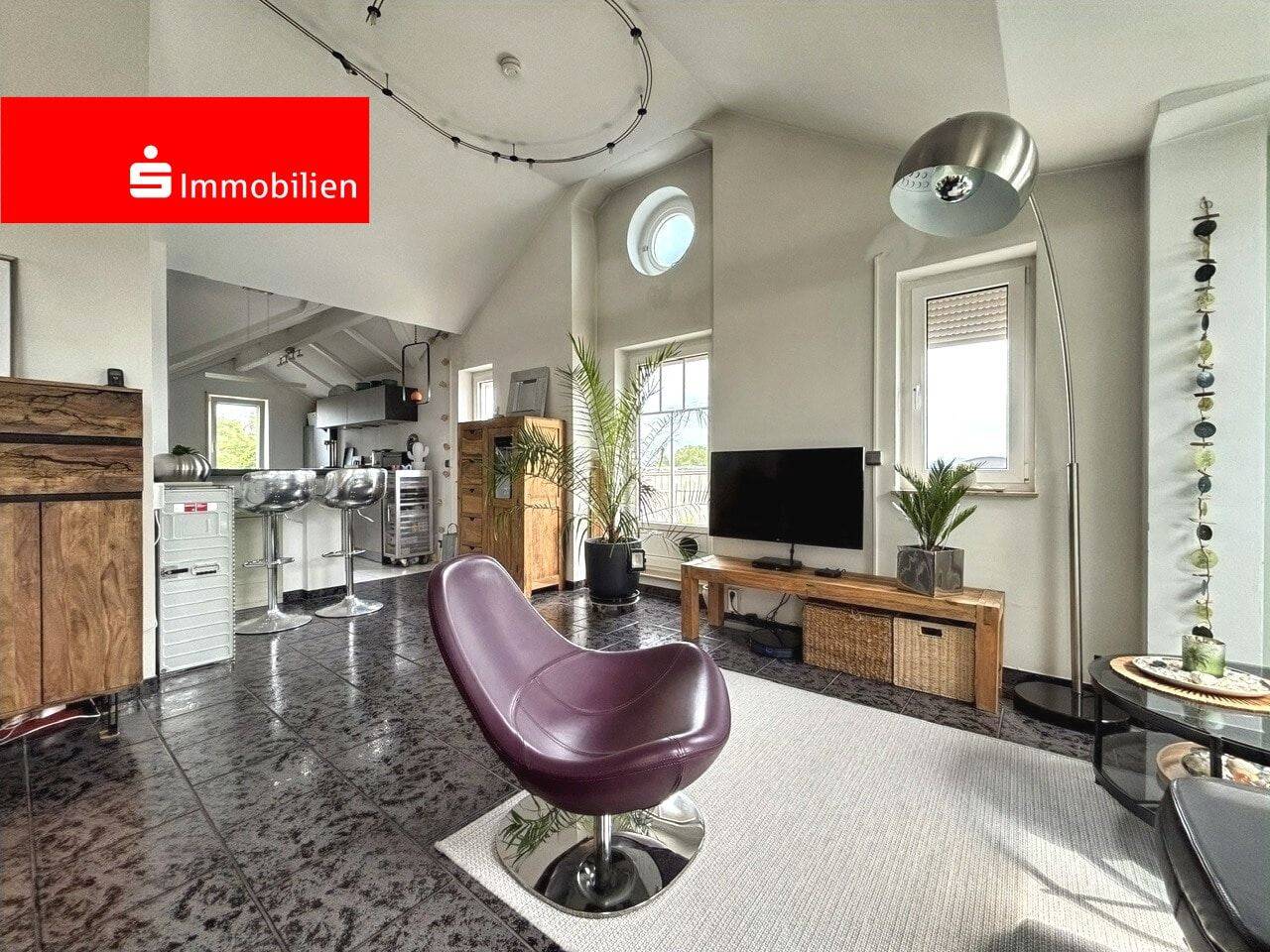 Architektonisch reizvolle 4-Zimmer-Wohnung in beliebter Lage, 64347 Griesheim