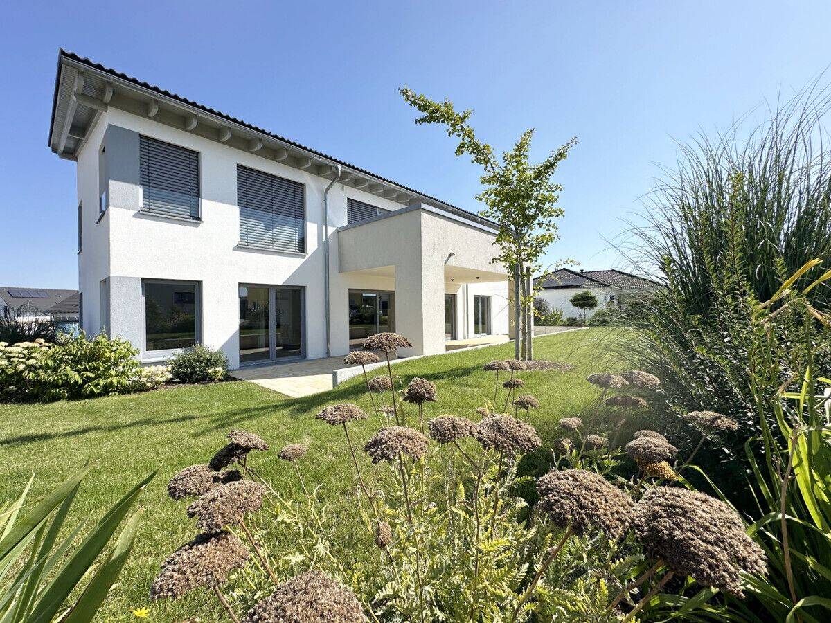 Traumhafte Erdgeschosswohnung mit überdachter Terrasse und Grundstück!, 97357 Prichsenstadt